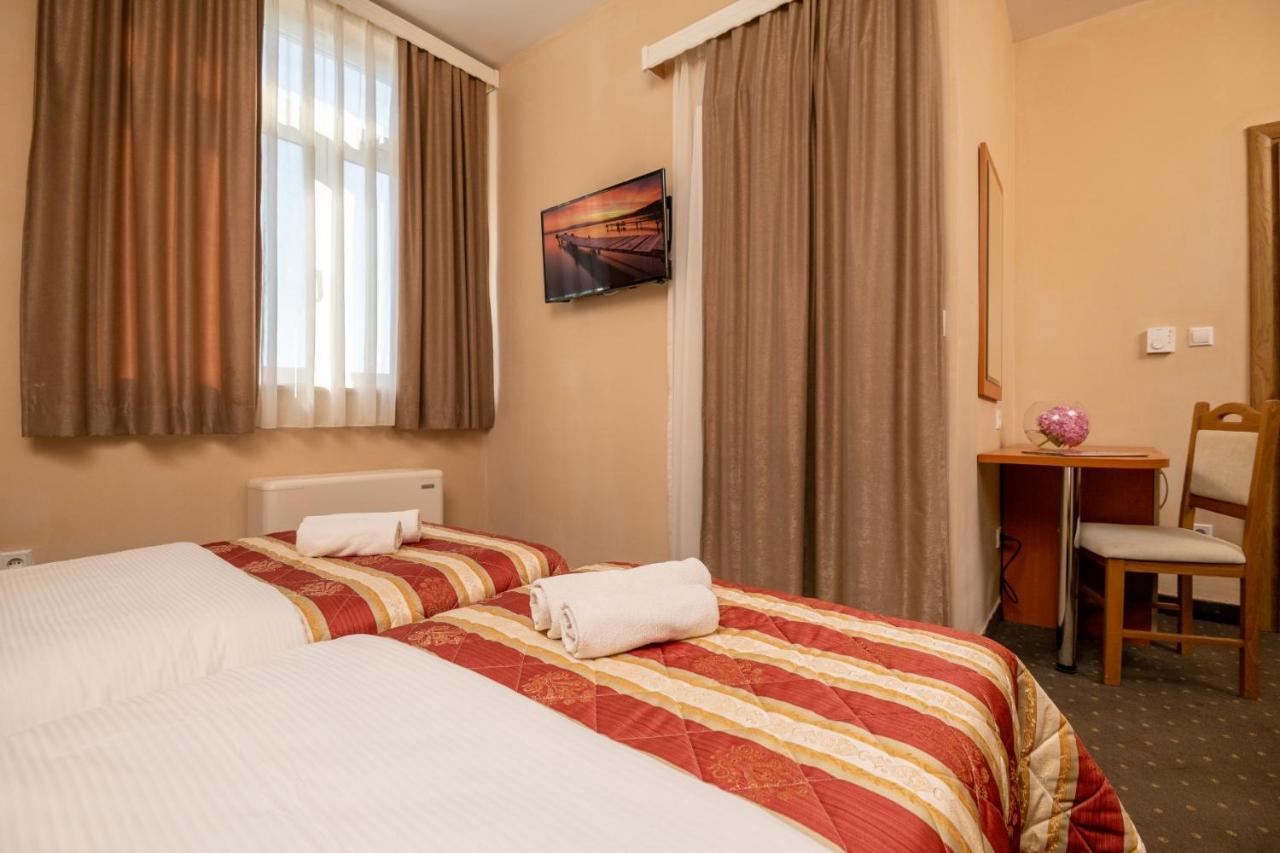 Hotel Luna Неум Экстерьер фото